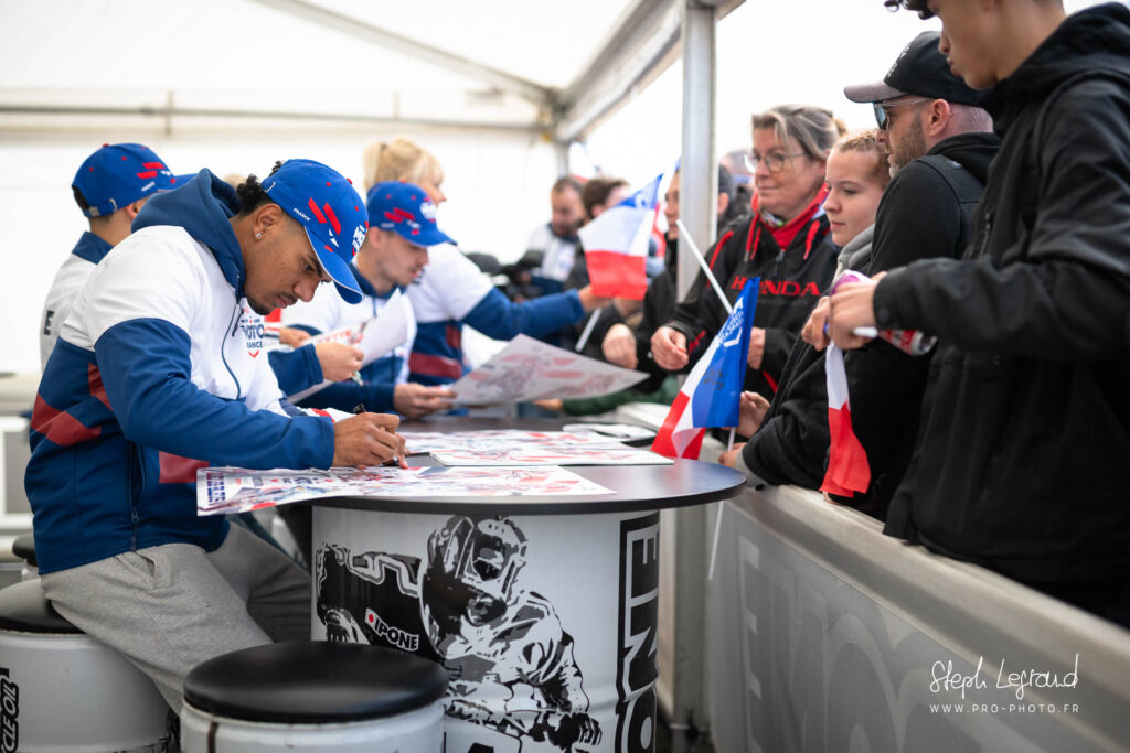 pro-photo-1089-alexis-hoareau--dedicaces--team-france-d